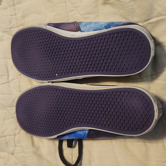 Unisex Vans brand tennis shoes. Multi color Size 6.5 Men's or Size 8 Women's - Picture 3 of 4